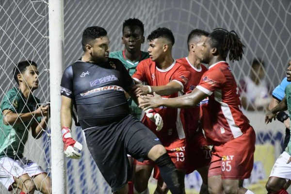 Los kilos de más, una amenaza en cuarentena: Jugadores que han tenido problemas de sobrepeso en Honduras