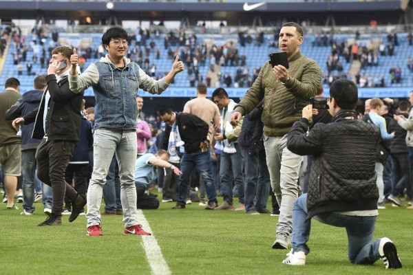 ¡Al borde de la locura! Éxtasis en Manchester tras conquistar la Premier League