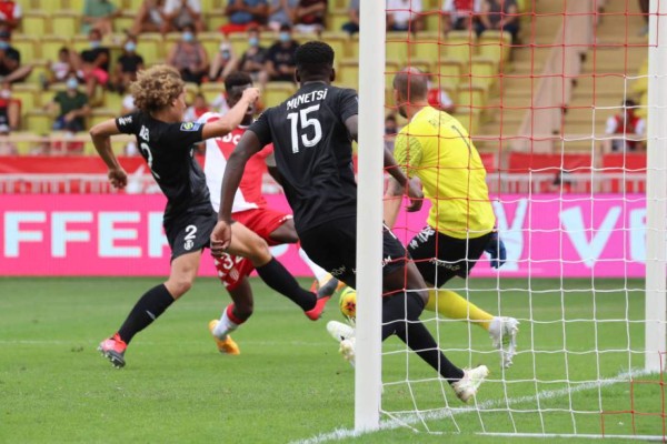 El Mónaco remonta en casa para empatar 2-2 contra el Reims