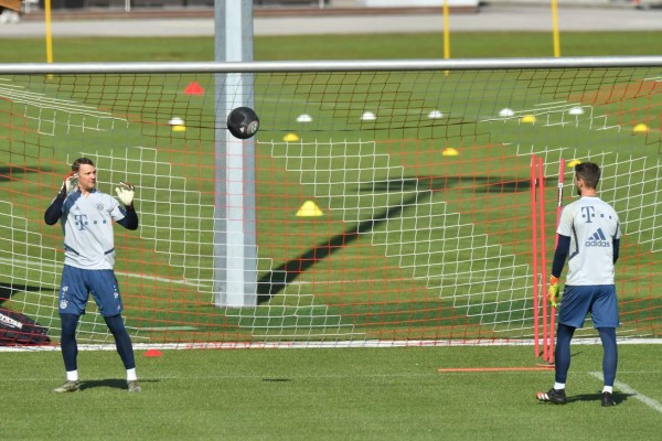 ¿Y el coronavirus? Sin abrazos y en grupos, así fue el entrenamiento del Bayern Munich