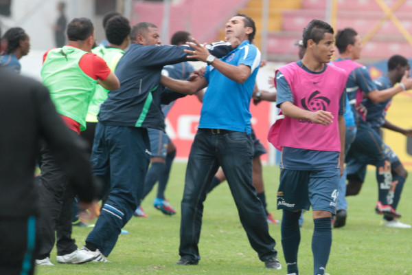 Olimpia-Motagua reserva se fueron a los golpes