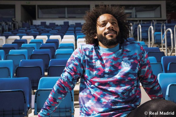 Con nuevo escudo y un crack no aparece: Real Madrid presenta sus camisetas para la temporada 2021-22