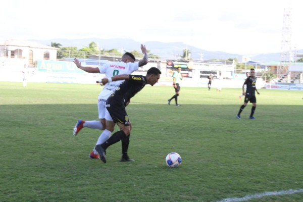 ¡Fusión! Festejo al estilo Dragon Ball, saludos de manos y policía resguardaron el Excélsior