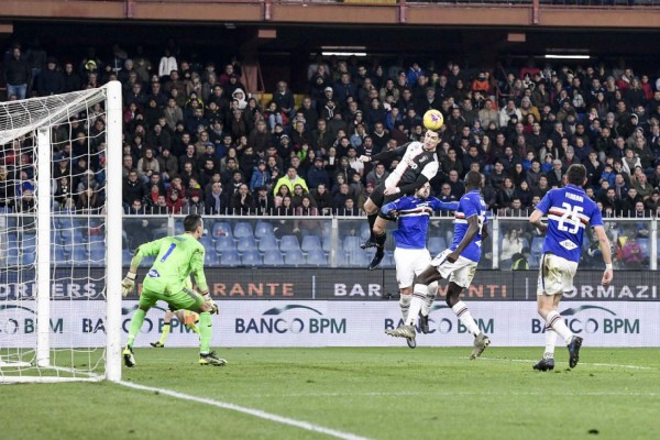 Desafía la gravedad: La secuencia del brutal salto de Cristiano Ronaldo para marcarle al Parma