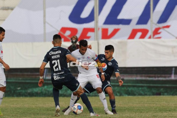NO SE VIO EN TV: El abrazo de Diego y Troglio, Rubilio perdió el control y el festejo en el Olimpia