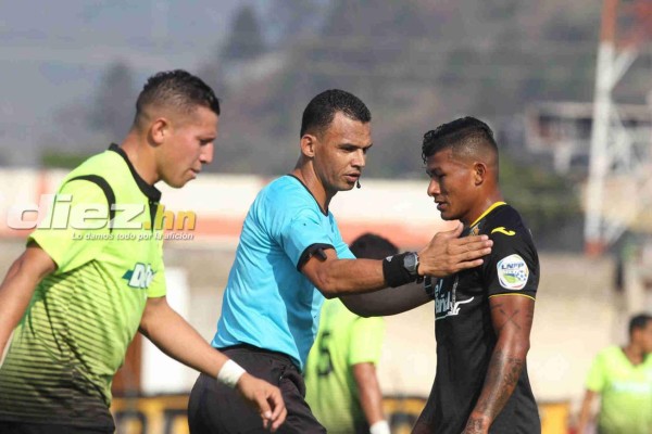 No se vio por TV: Zafarrancho y gas lacrimógeno en Puerto Cortés