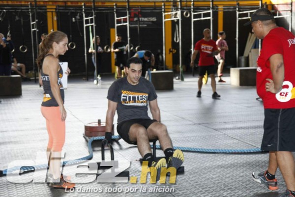 Fuerza y resistencia en el 'Fittest in the box” San Pedro Sula 2015