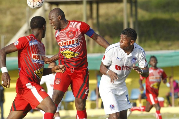 MERCADO: Rony Martínez da noticia desde China y Bryan Acosta en problemas