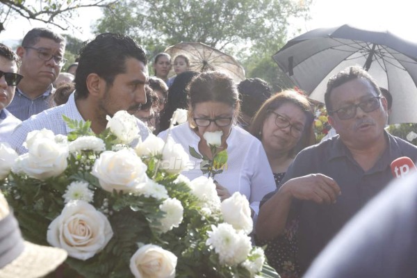 El doloroso y último adiós a Hernán García rodeado de familia, amigos y gente de fútbol