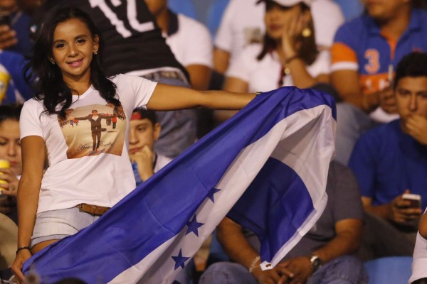 La belleza hondureña que se hizo presente en el estadio Olímpico