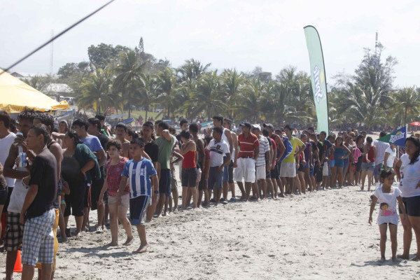 Diez en la playas de Tela.!