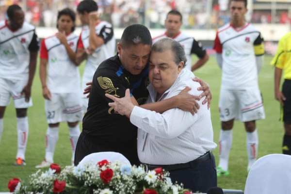 El álbum de Wilmer Velásquez, el 'Matador' y máximo goleador de la Liga Nacional