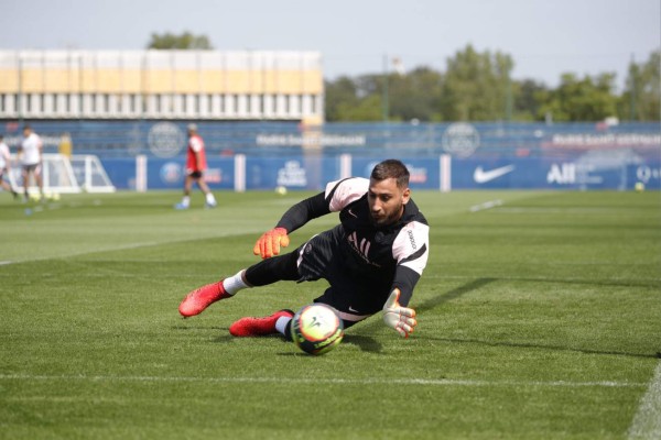 Messi se parte de la risa y su pulso con Neymar: así fue el segundo entrenamiento del argentino con el PSG