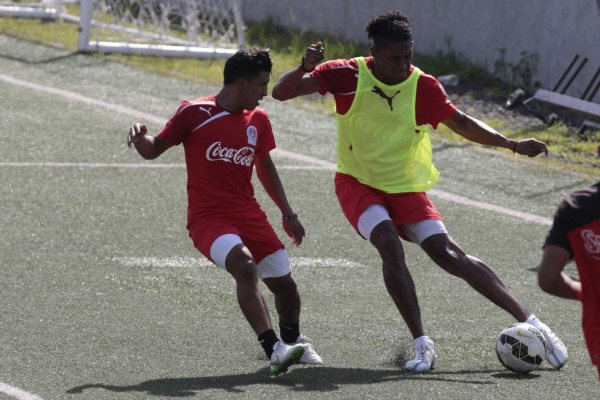 FOTOS: Costly se prepara al máximo para debut con Olimpia