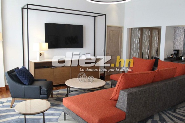 Almohadas de algodón egipcio y otros lujos esperan a Ronaldinho en Honduras