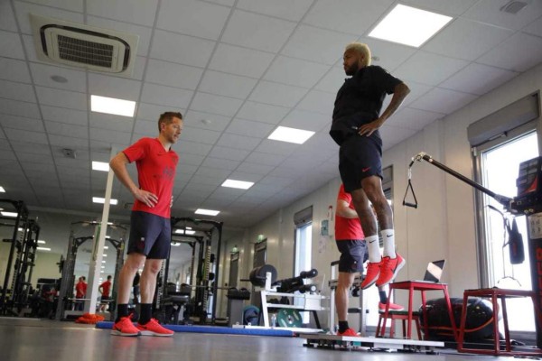 FOTOS: Caras largas e incertidumbre en el regreso de Neymar a los trabajos con el PSG