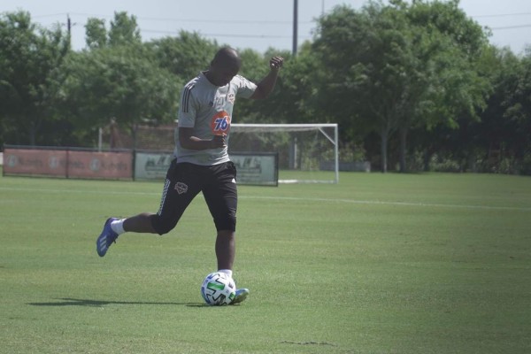¡Los hondureños llegaron con mascarilla! El regreso de los clubes de la MLS a los entrenos