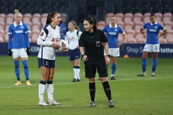 Solo duró dos meses: Así fue el corto paso de Alex Morgan por el Tottenham de Inglaterra