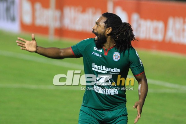 NO SE VIO EN TV: El detallazo de Bengtson con JC Espinoza y el homenaje a Adriel