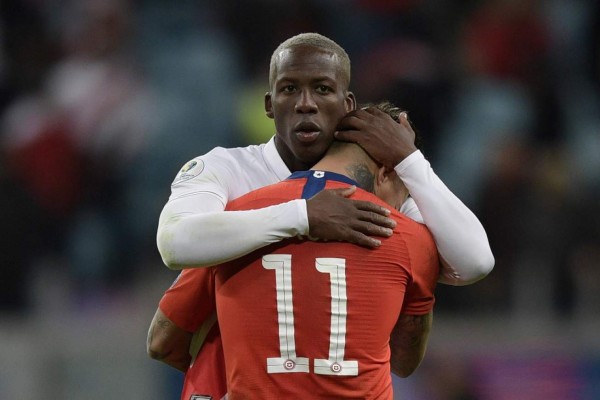 NO VISTE EN TV: Fiesta inca en Brasil; el dolor de Vidal y su novia impacta en el Chile-Perú