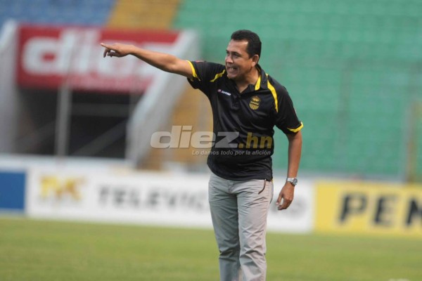 Real España: 19 procesos, 15 técnicos y apenas tres títulos en 10 años