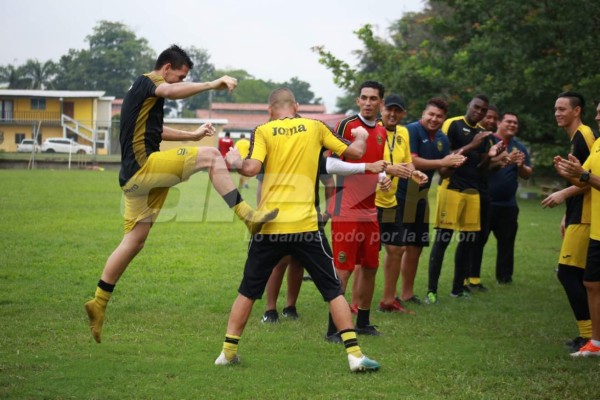 Pasillo al cumpleañero, consejos del técnico y nuevos integrantes en la pretemporada de Real España