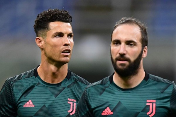 El polémico gesto de Ibrahimovic y se ríe de Cristiano Ronaldo tras marcarle a la Juventus