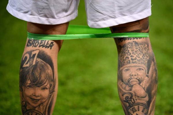 Keylor Navas regala su camisa, la compañía de Neymar y el rostro de Mbappé al ser sustituido