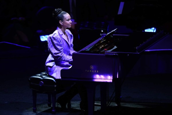 El último adiós a Kobe Bryant: Sentido discurso de Vanessa y Jennifer López se derrumba en lágrimas