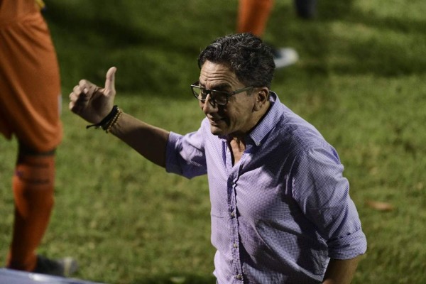 Fichajes: Pedro Troglio renovaría con Olimpia y hondureña se probará en el Sevilla