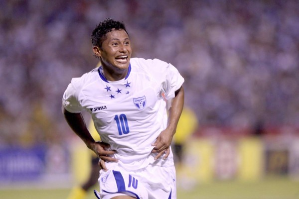 Se la jugó: Los dos 11 históricos de Carlos Pavón en la Selección de Honduras