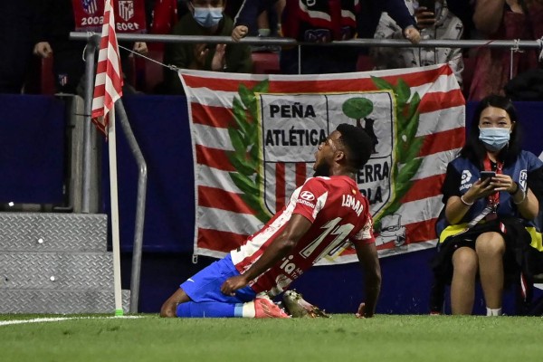 ¡Luis Suárez aplica la ley del ex! Atlético doblega, en el Wanda, al Barcelona que sigue dando pena