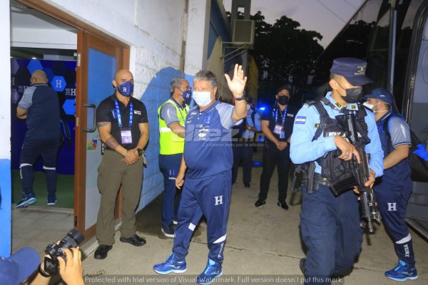 La noche que pintaba como fiesta y terminó en una pesadilla para 'Bolillo' Gómez en su debut con Honduras