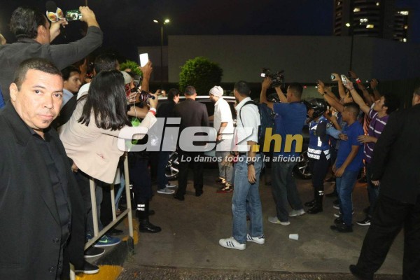 EN FOTOS: Locura desatada en Tegucigalpa con llegada de Ronaldinho