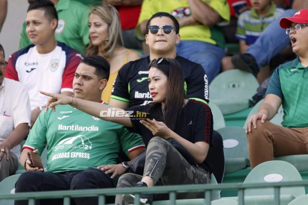 Fotos: Chicas lindas y ambiente familiar en las gradas del Yankel Rosenthal