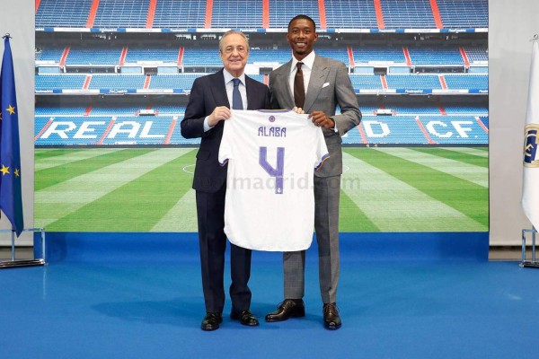 Así fue la presentación de Alaba con el Real Madrid: sorpresa con su dorsal y los regalitos que recibió