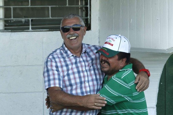 RUMORES Y FICHAJES: Legionario está cerca de volver y Héctor Vargas es noticia