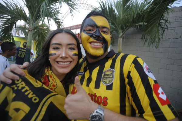FOTOS: Las lindas chicas que eclipsaron en el juego Honduras-Real España