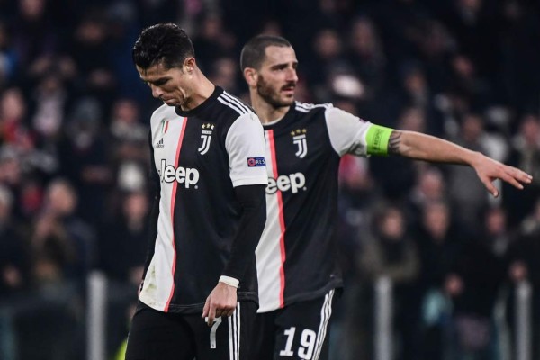 En imágenes: El agarrón de Cristiano Ronaldo con Héctor Herrera, patada al banderín y Rihanna deslumbró