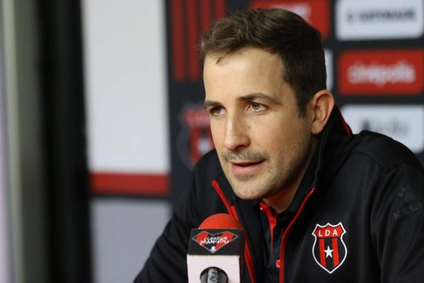 Mercado: Otro panameño a Europa, ex Real España regresa a Costa Rica y Fito Zelaya vuelve