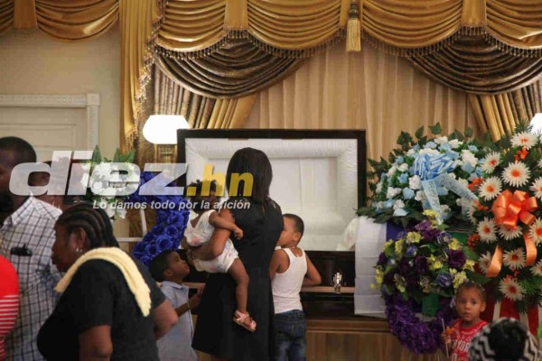 EN FOTOS: Así ha sido el velatorio de Walter 'Pery' Martínez en La Ceiba