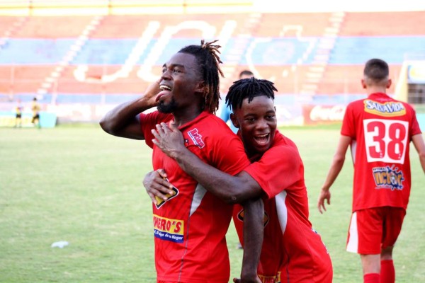 FICHAJES: Hondureño con oferta del extranjero y Platense se refuerza