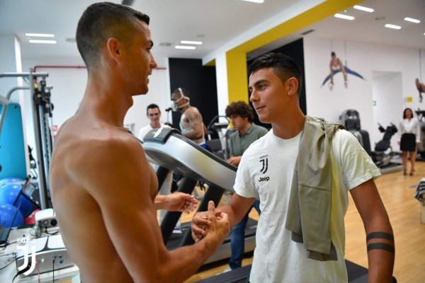 Así recibieron a Cristiano Ronaldo en su primer día de trabajo con la Juventus