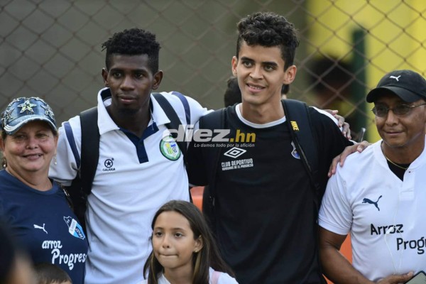 No viste en TV: Apasionado beso, sufrimiento de Elías Nazar y barra del Real España