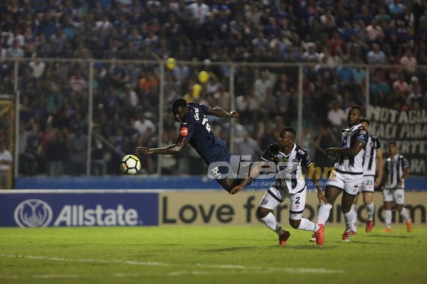 NO SE VIO EN TV: El eufórico festejo de Rubilio y el drama de Castellanos