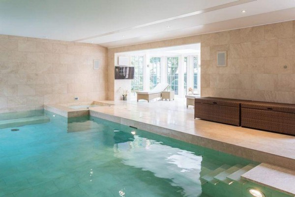 Las cuatro millonarias mansiones que le ofreció el Manchester United a Cristiano Ronaldo