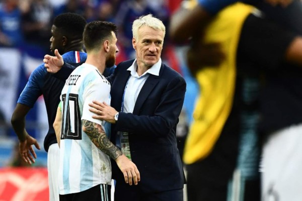 EN FOTOS: Pogba consoló a un Messi destrozado por eliminación en Rusia