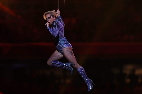 FOTOS: Así fue el show de Lady Gaga en el mediotiempo del Super Bowl