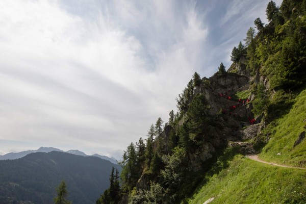 Madrugadas, sin celulares y duermen en cabañas: La extrema pretemporada del Augsburgo