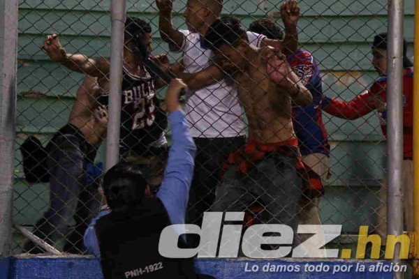 EN FOTOS: Noche de terror en las afueras del Nacional tras derbi Motagua-Olimpia